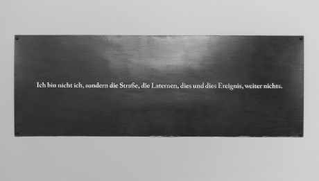 9.CarlTrahan2015Ich bin nicht ich, sondern die Straße, die Laternen, dies und dies Ereignis, weiter nichts